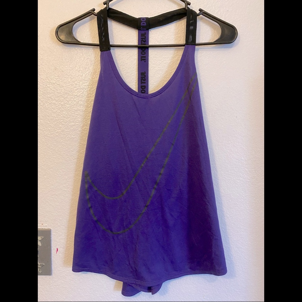 Nike workout tank top size medium
